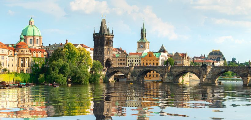 widok na most w czeskiej Pradze